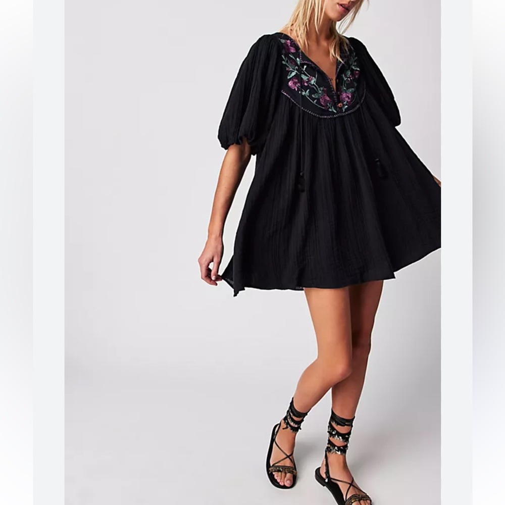 Free People Rosa Linda
Embroidered Mini Dress Babydoll
Black Small